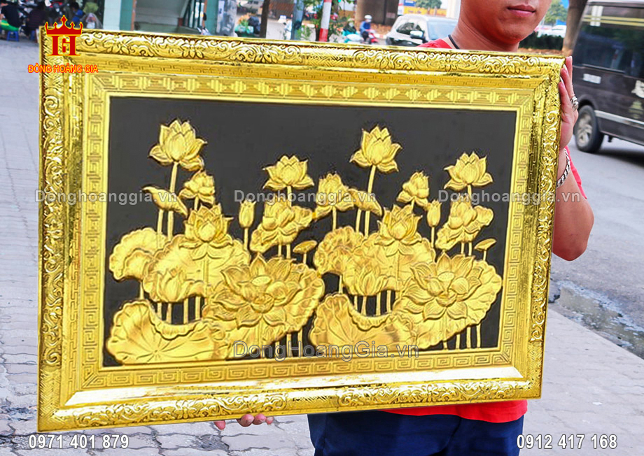 Đồng Hoàng Gia là địa chỉ chế tác tranh hoa sen bằng đồng mạ vàng 24K uy tín